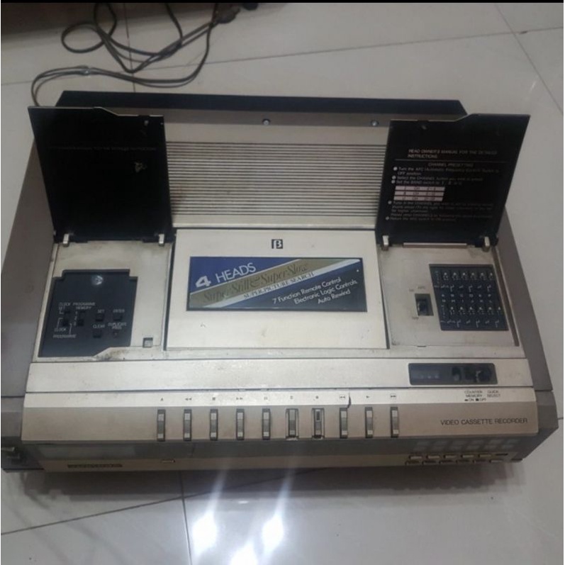 Video Casette Recorder Toshiba