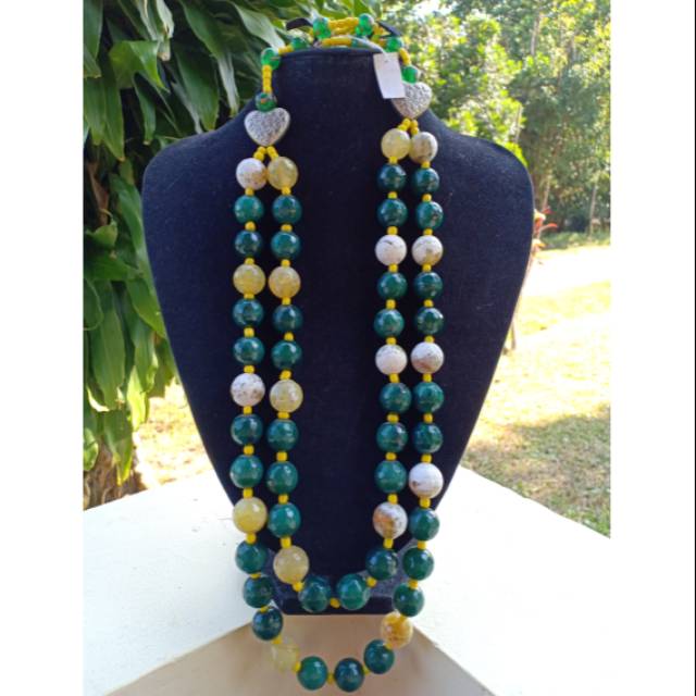 Kalung batu Kalimantan