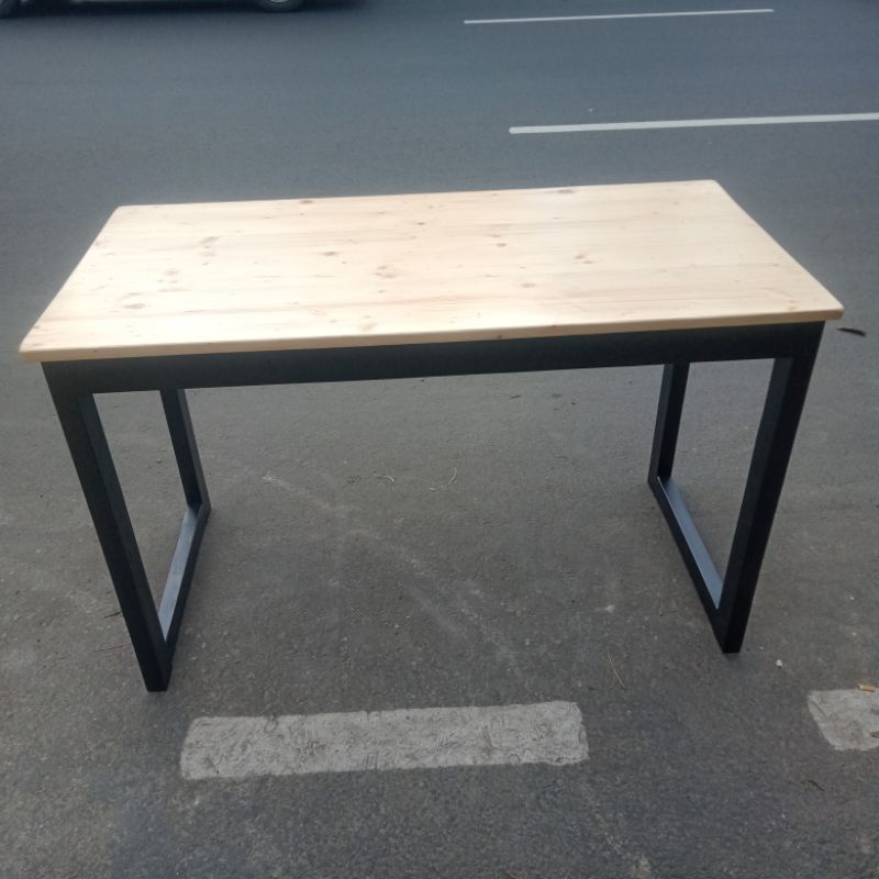 Meja makan minimalis ukuran 100x60x75