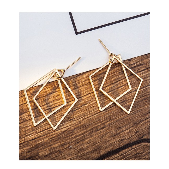 LRC Anting Tusuk Elegant Silver Color Diamond Shape Decorated Pure Color Earrings