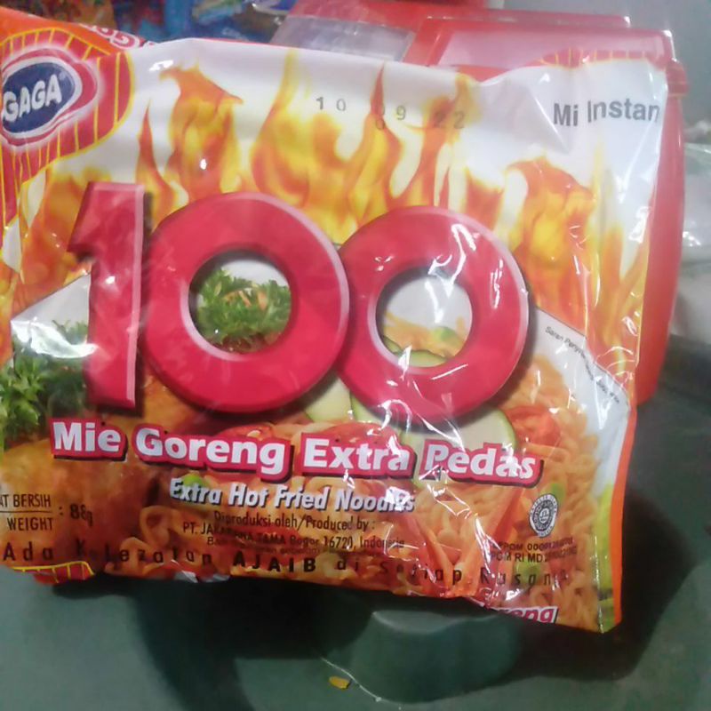 

mie 100 goreng extra pedas