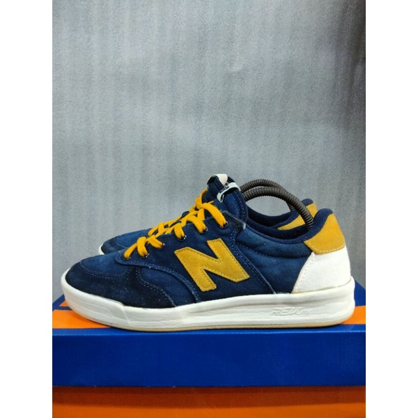 sepatu second original NB 300 size 42