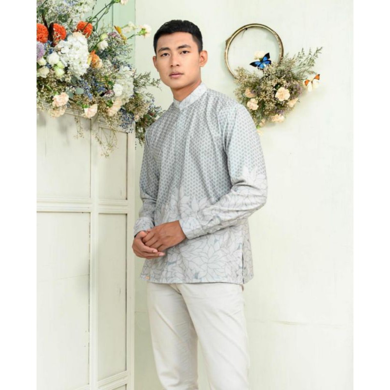 Gavin Long Shirt Wearing Klamby