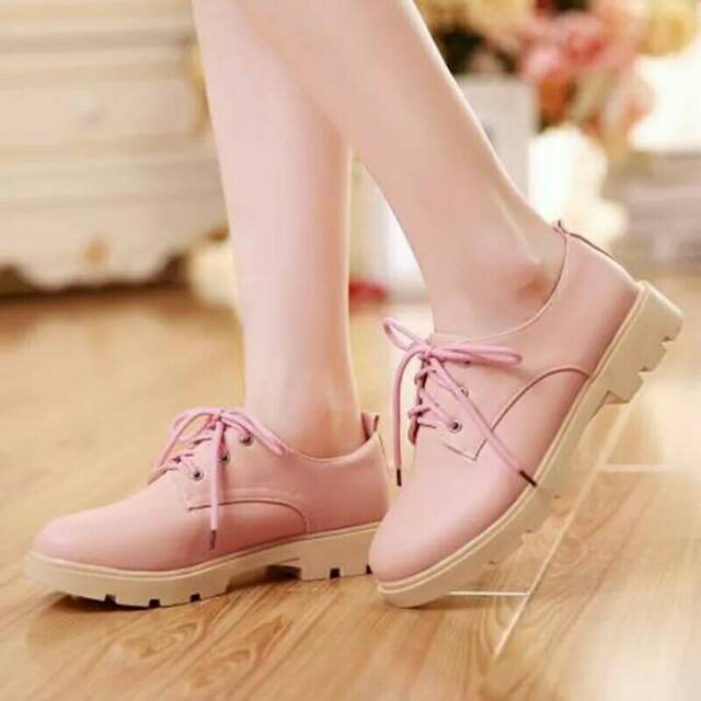 Sepatu dockmart wanita style cewek model kekinian