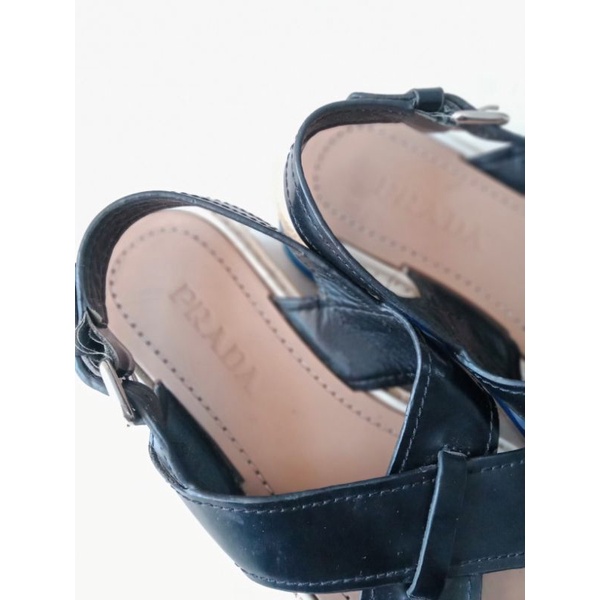 Prada sandal wanita