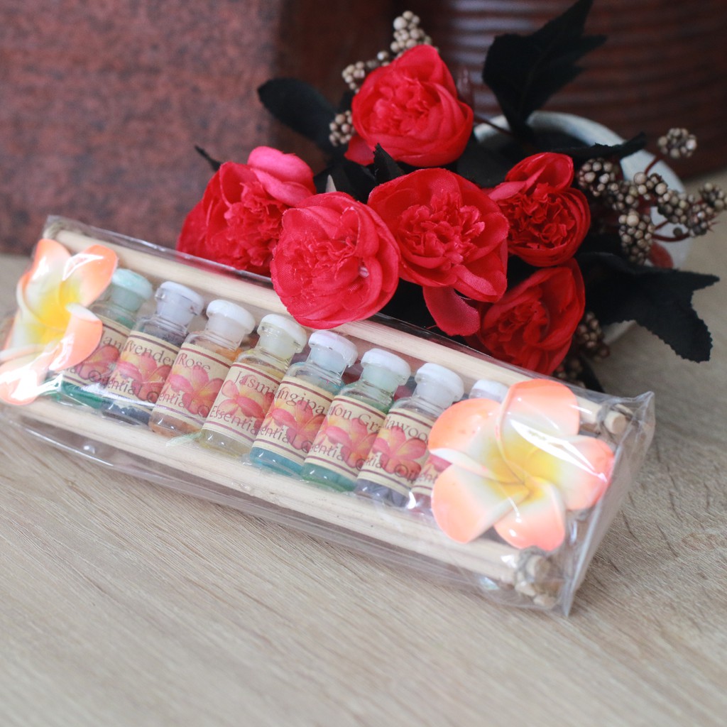 

Souvenir Aromatherapy Oil Rotan Bunga isi 8 (DWG)