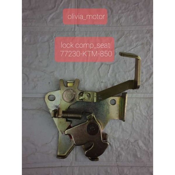 LOCK COMP SEAT ENGSEL LAWAN KONCI JOK SUPRA 125 77230-KTM-850
