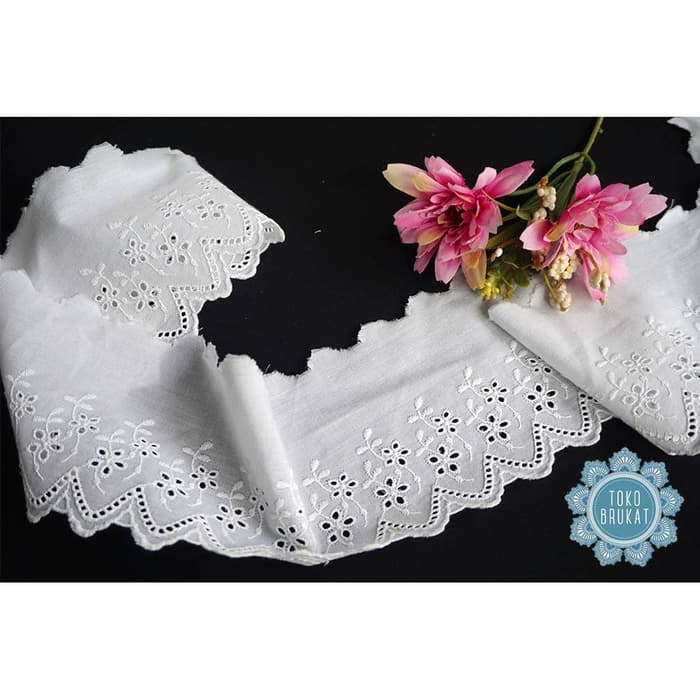 Kain Renda Bordir Katun - Bunga Besar - 06832 (L : -/+ 10 cm)