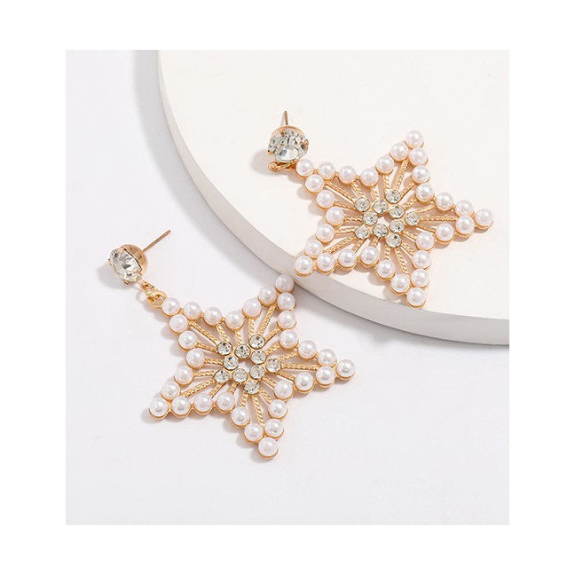 LRC Anting Tusuk Fashion Golden Diamond Pendant Star Earrings With Alloy K10065