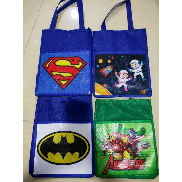 

Tas Ultah anak kantong uk.20x14x26 (PxLxT)