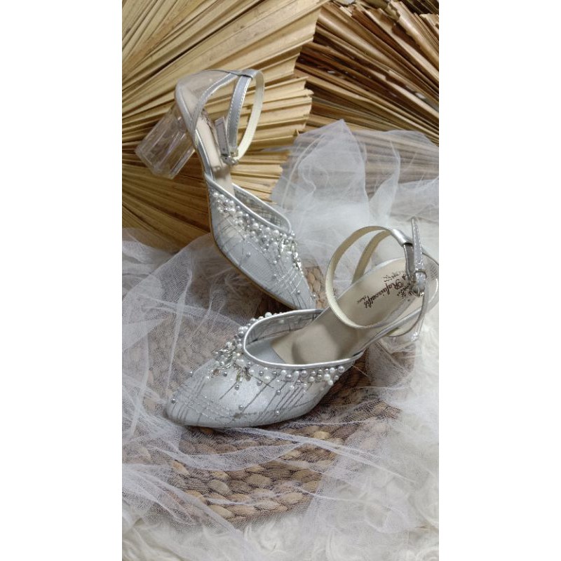 sepatu Yohana diamont silver tnggi 7cm