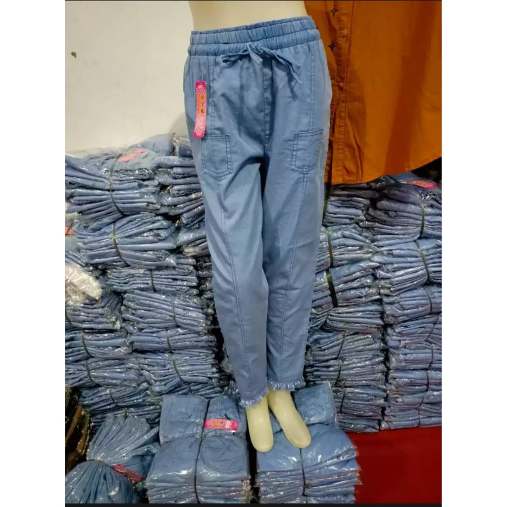 Jeans boyfriend kantong depan celana kantong depan Jeans boyfriend kantong depan celana kantong depan
