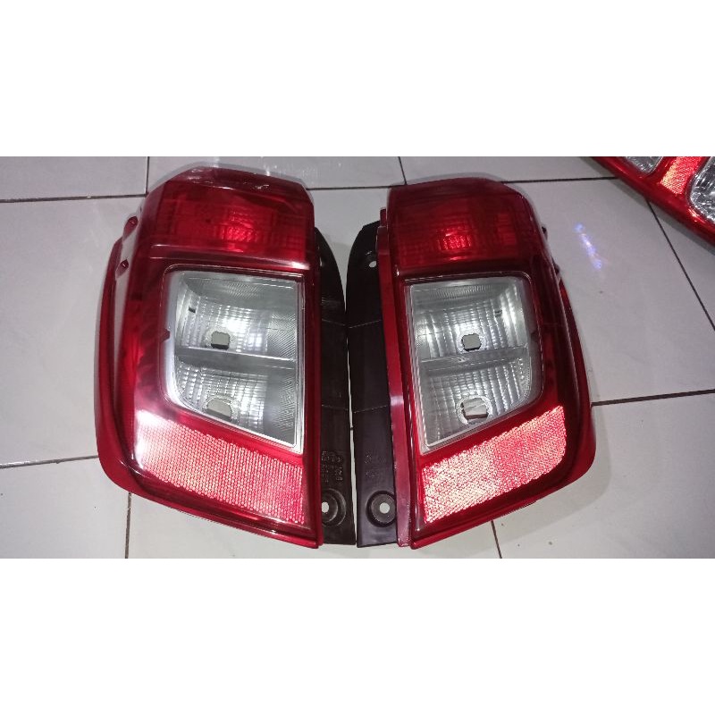 lampu belakang Sigra Cayla original second mulus