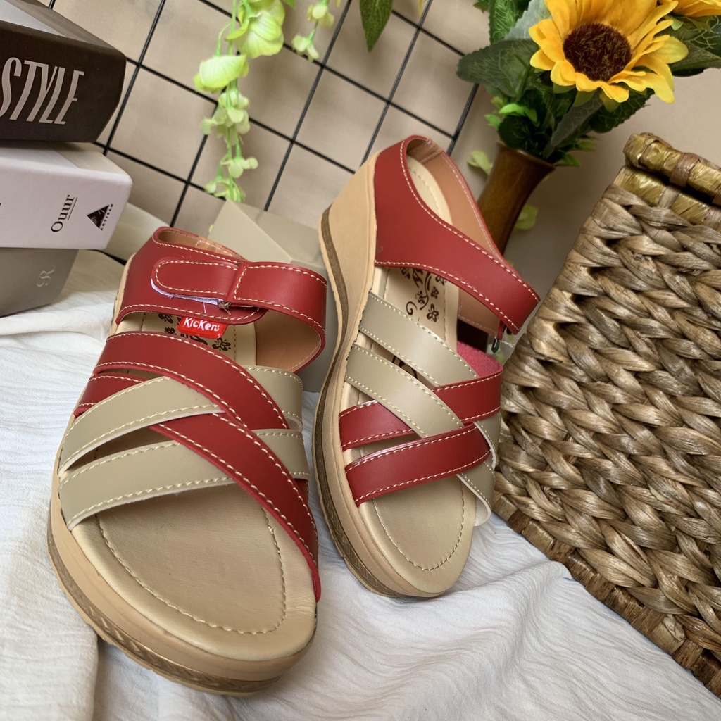 WEDGES SLOP MERAH 2 SANDAL WANITA CEWEK KECE POPULER SENDAL SLOP TERMURAH HAK 5CM SLOP KOKOP CASUAL SALE PROMO Sandal Wanita Wedges Korean Style Elegant Wedges Wanita Sandal Selop / Slop Karet Kekinian Murah Casual