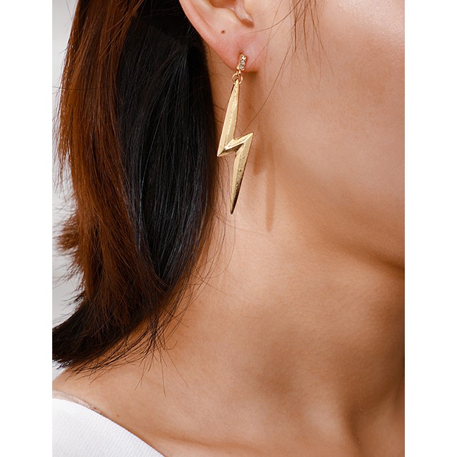 LRC Anting Tusuk Fashion Golden Geometric Diamond Lightning Earrings D64363