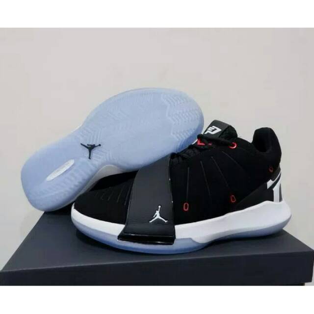 Sepatu basket jordan cp3 XI black white