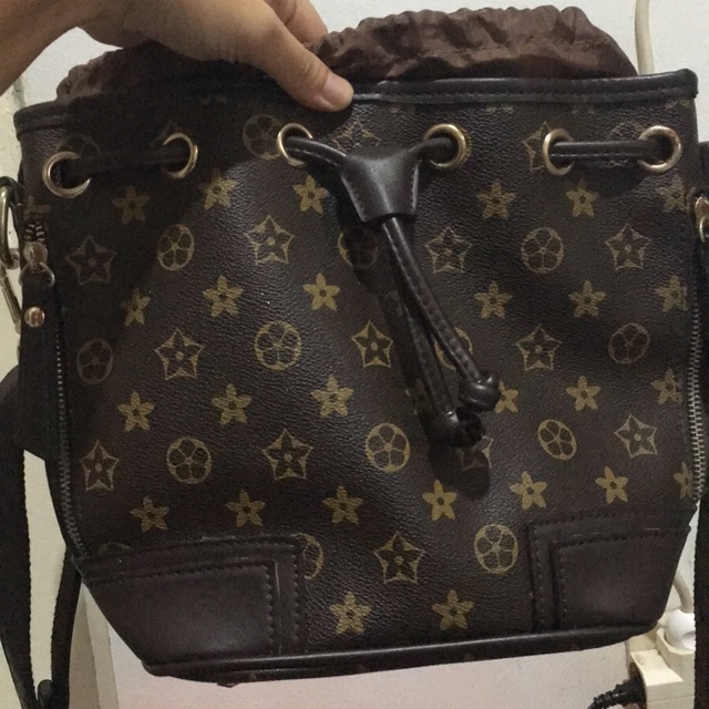 Tas ala elvi model serut