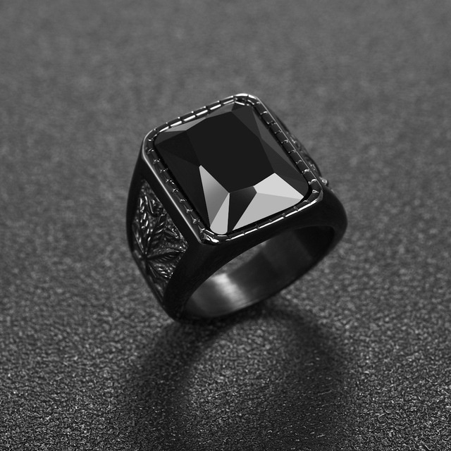 Cincin Ruby Hitam Bentuk Daun Maple Bahan Stainless Steel Gaya Vintage Untuk Pria