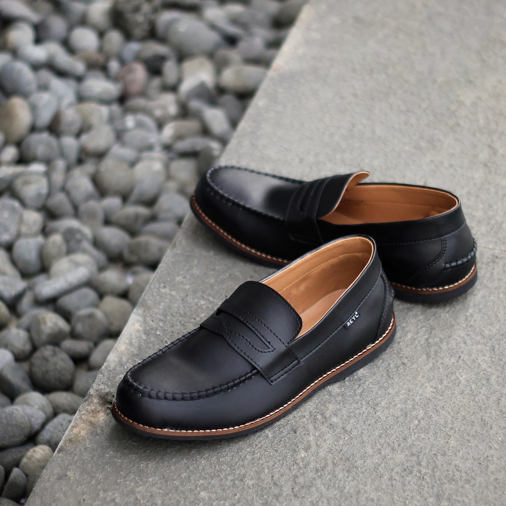 Shuffle Black | Sepatu Loafers Penny Klasik Vintage Klasik Ori Loafer Slip Footwear | FORIND x Reyl