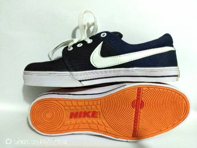 SEPATU NIKE LOKAL