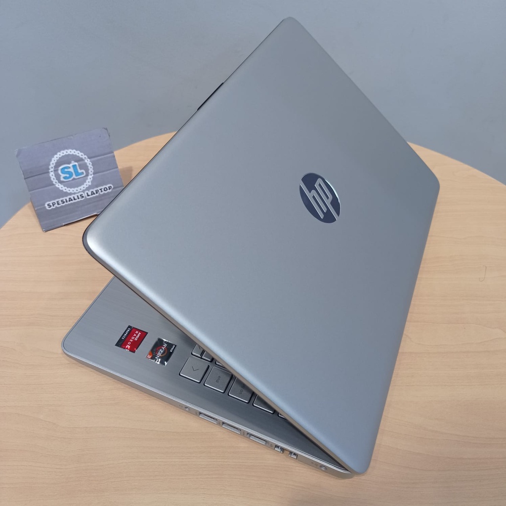 LAPTOP GAMING BARU HP 14 RYZEN 3 3250U RAM 8GB SSD 512GB WIN10HOME SILVER