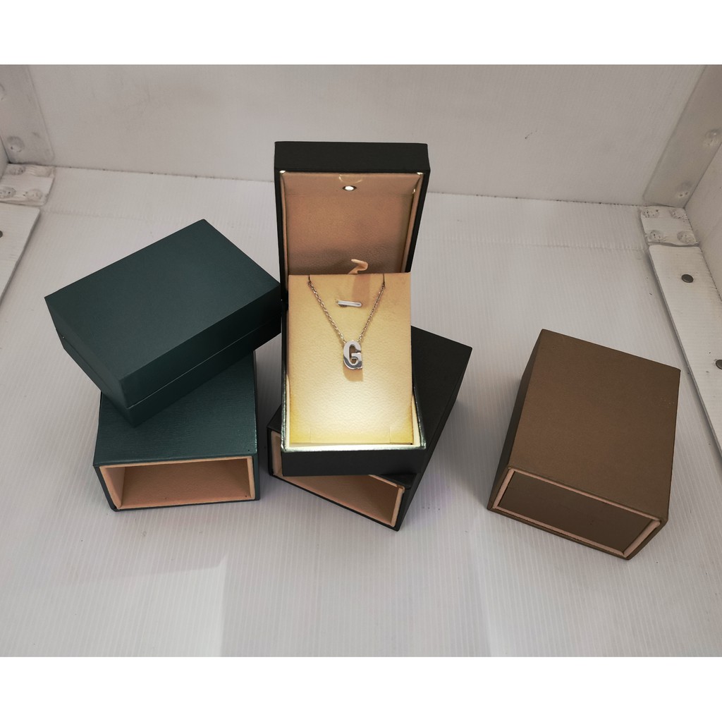 Kotak Liontin Berlapis / Pendant Box dengan Lampu LED Tempat Perhiasan Jewelry Murah Cocok Untuk Gift / Hadiah, Lamaran, Mahar Pernikahan, Hantaran Tunangan, Seserahan Pernikahan