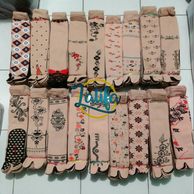 Kaos Kaki Jempol Muslimah Nilon Motif Krem 12 Pasang/Kaoskaki Muslimah Hena Krem