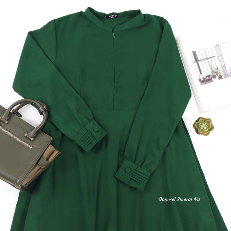 HERMOSA Gamis Polos Opnesel Wolycrepe (Hijau Emerald)