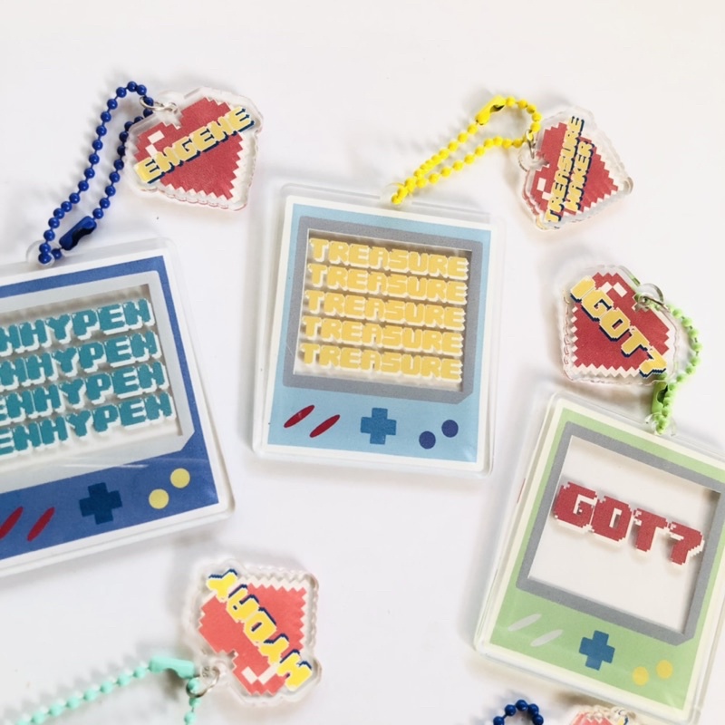 BOYGROUPS GAMEBOY keychain by kulkit✨ (SEVENTEEN, BTS, GOT7, EXO, TREASURE, iKON, ENHYPEN, , DAY6, TXT, STRAY KIDS, THE BOYZ, NCT)