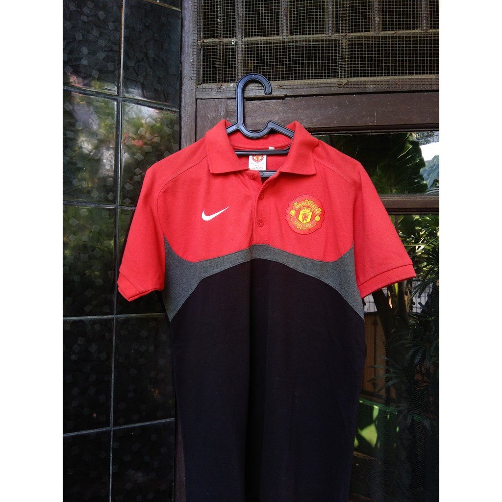 Official Merchandise Manchester United Polo Shirt (Preloved)