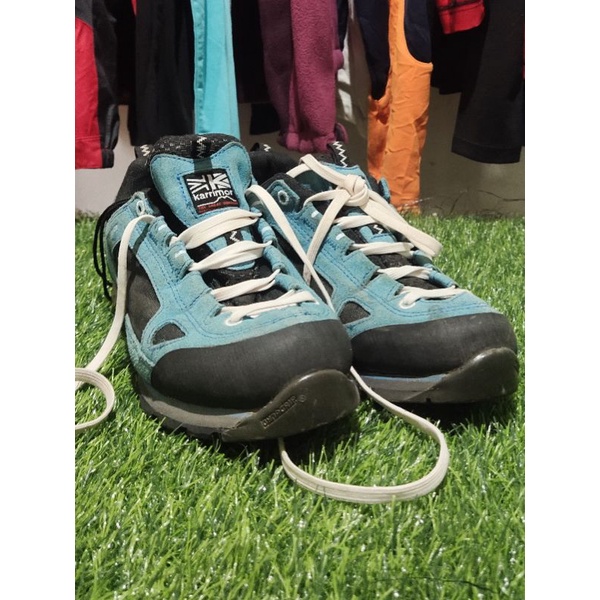 sepatu outdoor Karrimor second
