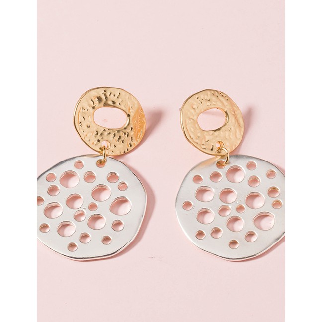 LRC Anting Tusuk Fashion Gold Geometric Shaped Round Cutout Earrings D27897