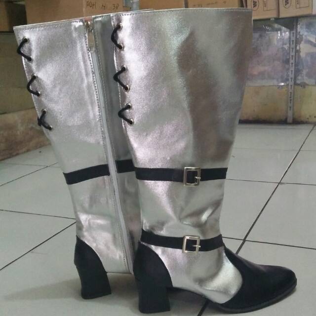 Sepatu mayoret