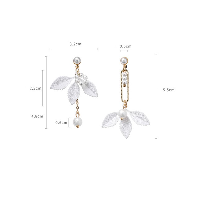 LRC Anting Tusuk Fashion White S925 Silver Pin Asymmetric Leaf Pearl Earrings F69732