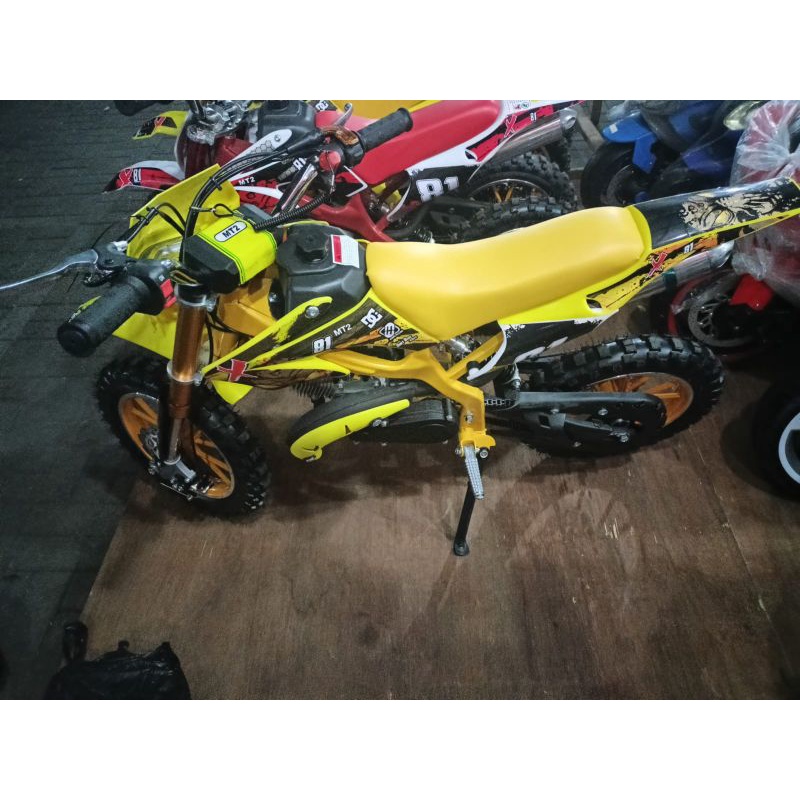 MOTOR MEDIUM TRAIL  MESIN 2 TAK 50 CC DOUBLE STATER BISA PAKAI REMOTE JUGA KEREN