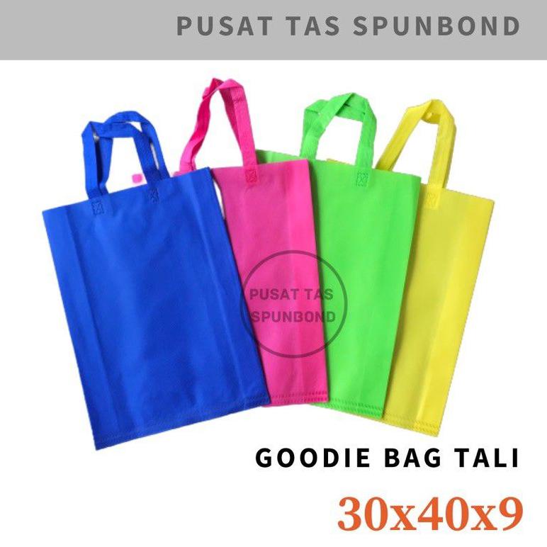 

Tas Spunbond 30X40X9 - 1 Lusin | Goodiebag Spunbond