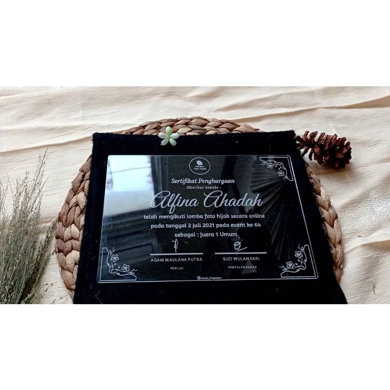 undangan akrilik/acrylic invitation/kartu undangan akrilik/undangan akrilik murah/undangan pernikaha