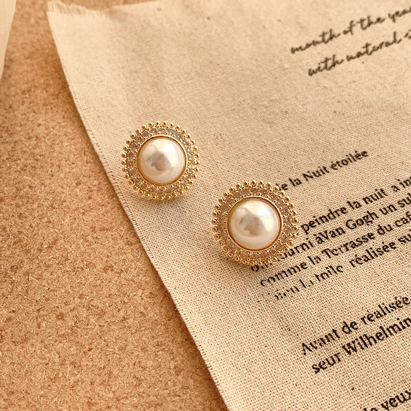 Anting Stud S925 Silver Needle Hias Mutiara Berlian Gaya Vintage Korea Untuk Wanita