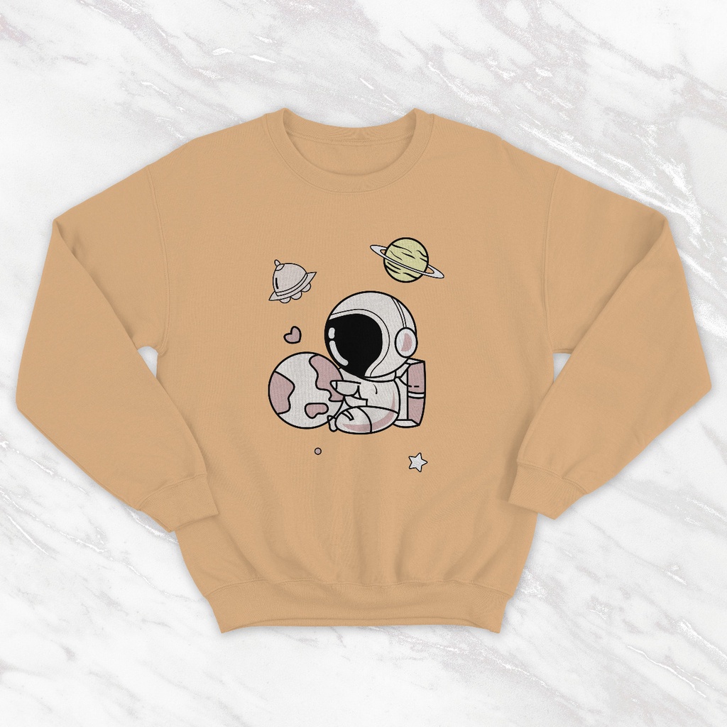 SWEATER ASTRONAUT HUG THE PLANETS / SWEATER WANITA TEBAL