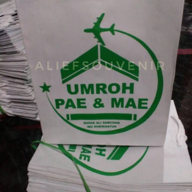 

Tas souvenir paperbag ulang tahun pernikahan