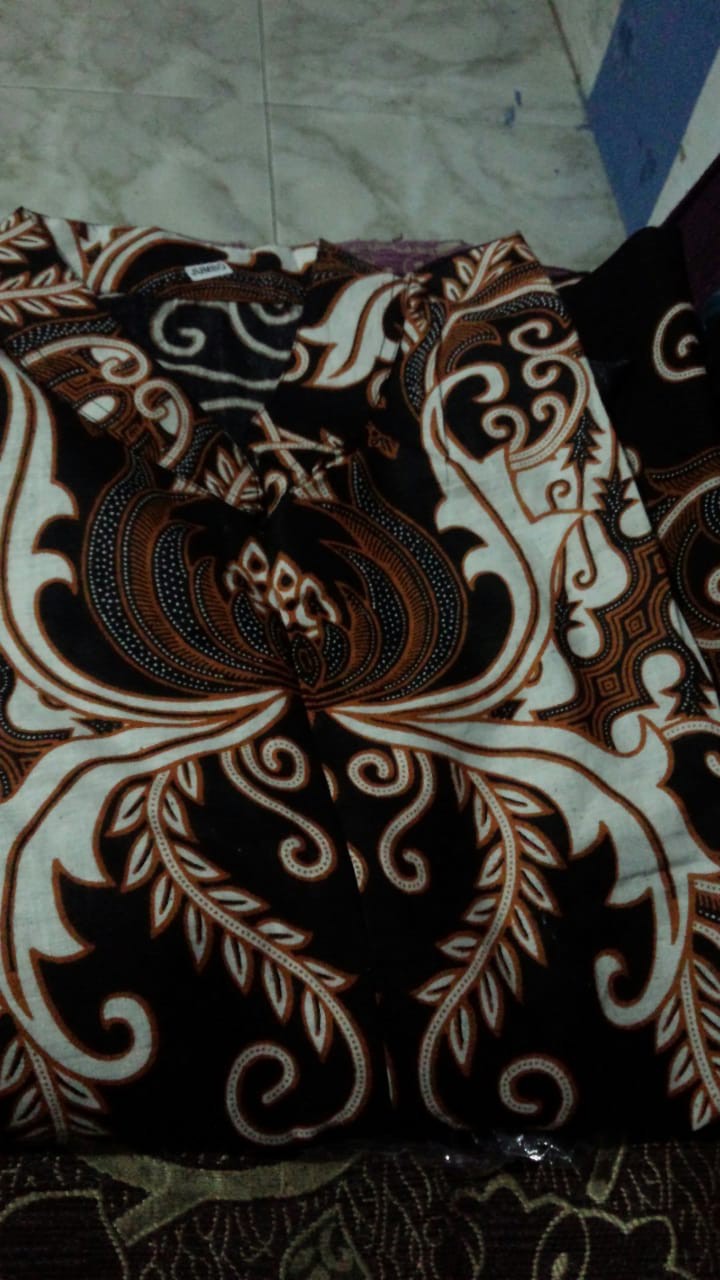 Batik Couple Keluarga Sania Ruffle Ori Ndoro Jowi Dnt Motif Mahkota Putih