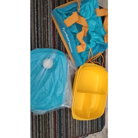 kotak makan tupperware