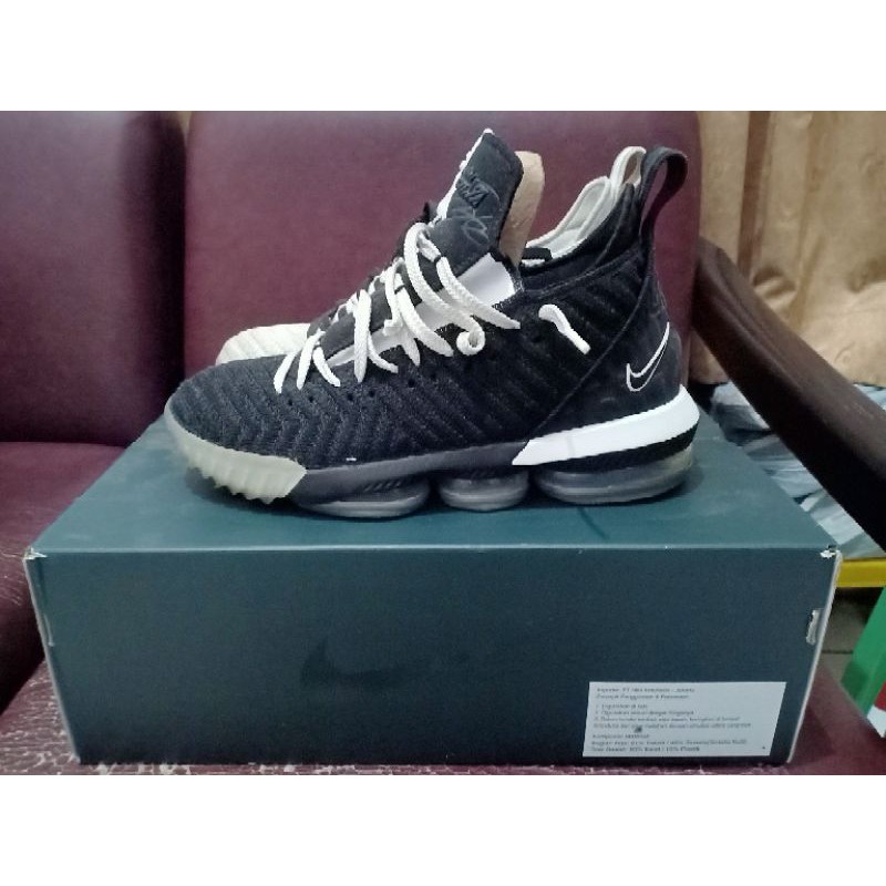Sepatu Basket NIKE LeBron 16 EQUALITY Hitam Putih Original Authentic Bekas Size US 9.5 / EUR 43