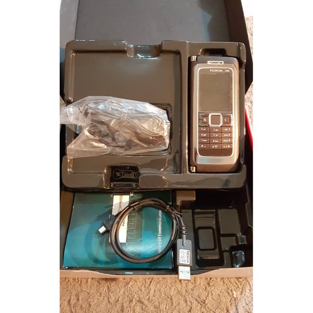 Nokia E90 Mocca Comunicator