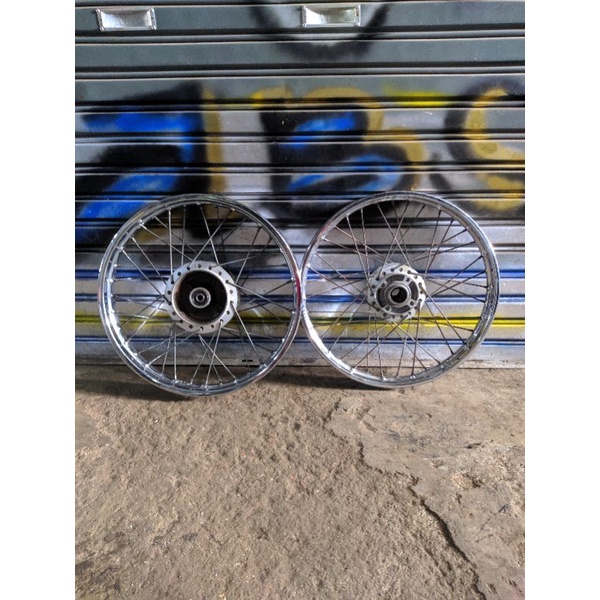 pelek veleg velg roda depan belakang honda supra x 125 PNP honda karisma original lepasan motor