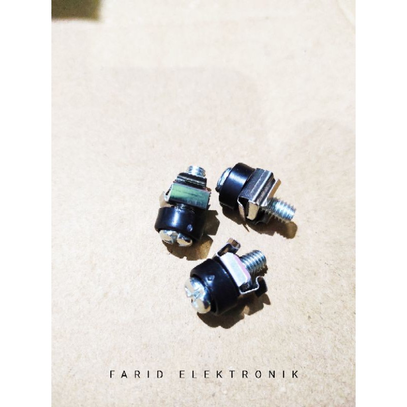 MUR BAUT Besi lis Siku Lubang rak hardcase