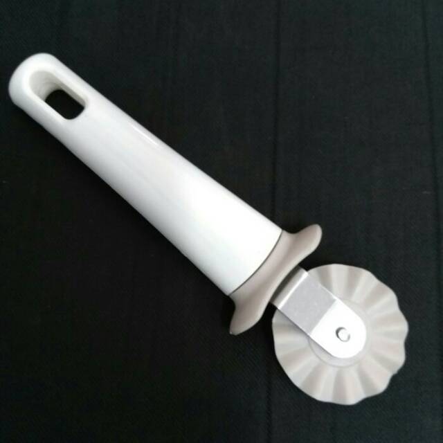 

Pizza fondant cutter
