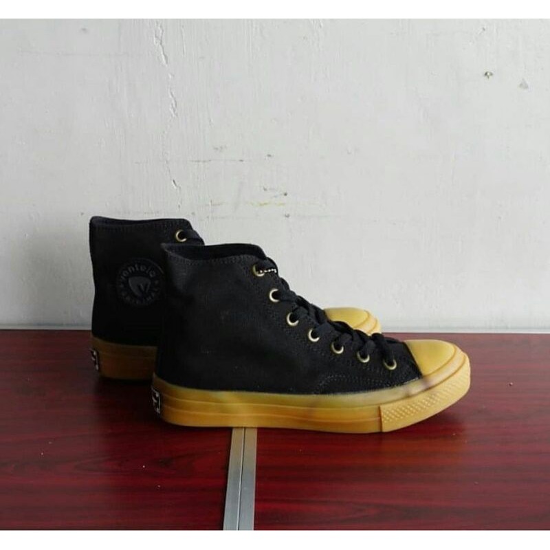 Ventela Public High Black Gum/ Ventela Gum Hitam