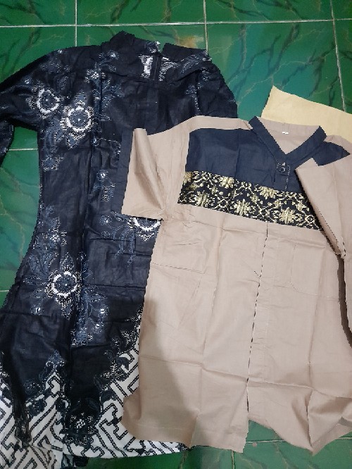 Atasan Batik Couple Terbaru Motif Tiganegri