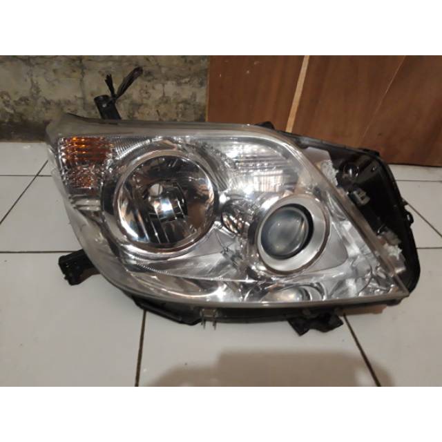 Headlamp toyota landcruiser Prado 2010 kanan